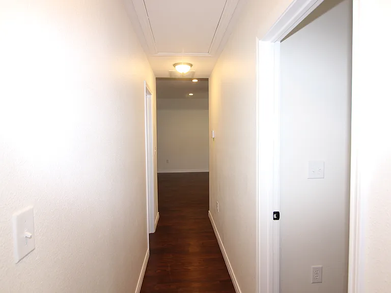 104 Boston St — Photo 16