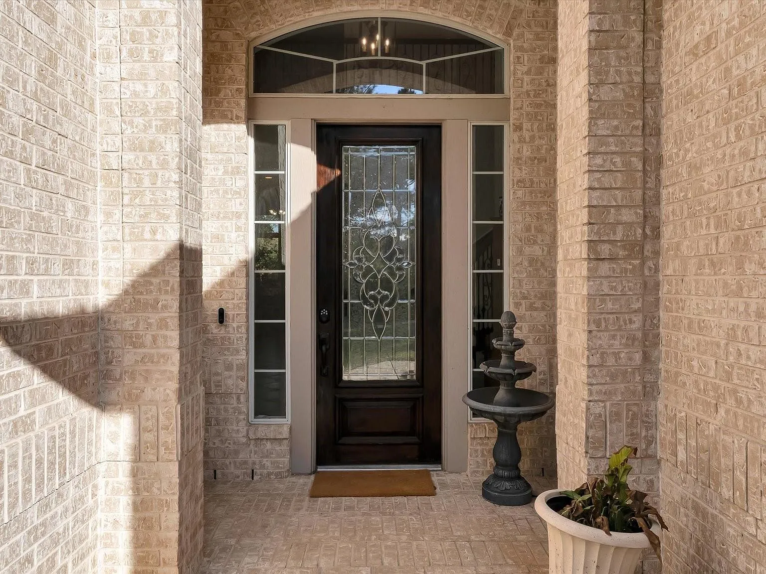4 bed, 4.5 bath, 4544 sqft, $6,900 — Photo 3