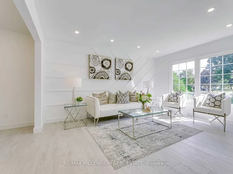 36 Bing Cres — Photo 2
