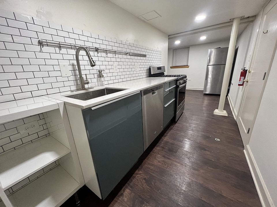 1st image of 5718 N Talman Ave #G