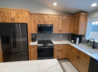 19807 Grassland Ct, Bend, OR 97702