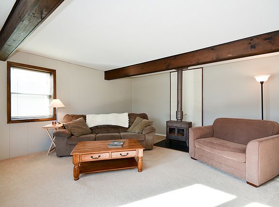 5th image of 305 Evergreen Dr