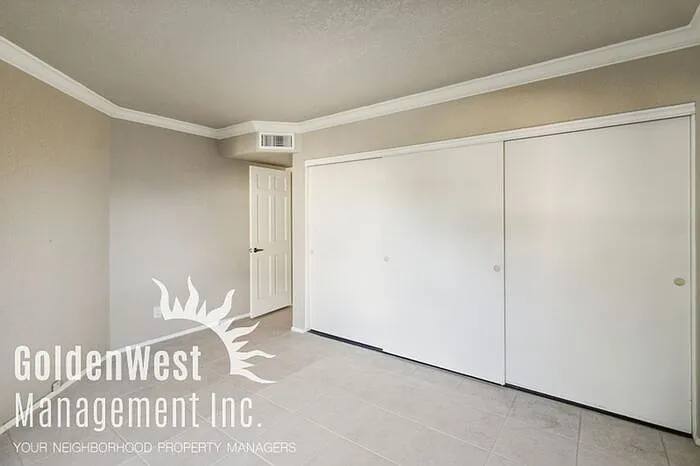 2441 E Rancho Dr — Photo 13