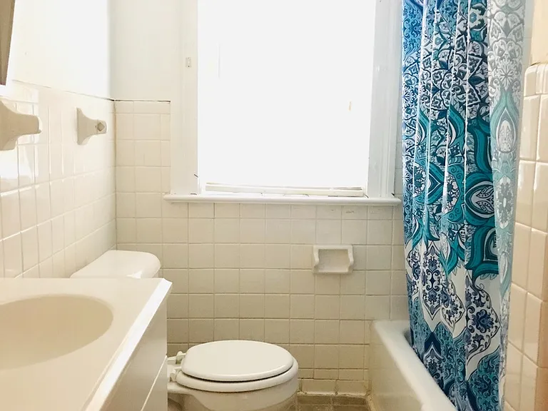 943-945 Dewey Ave — Photo 14