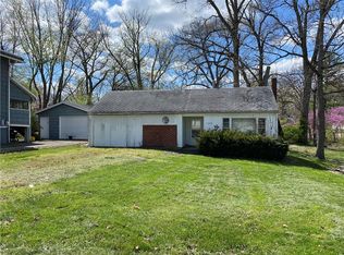 1038 9th St, Charleston, IL 61920