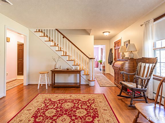4th image of 17 Greendale Avenue