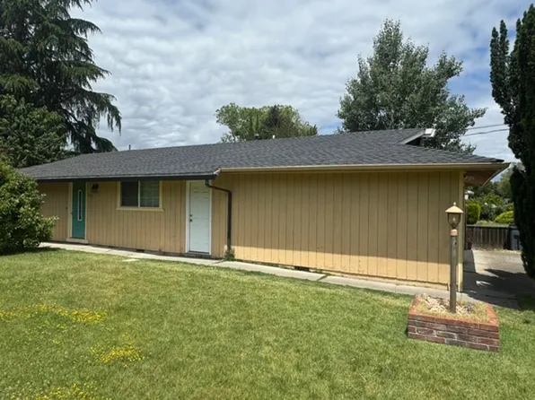 848 Olympic Ave, Medford, OR 97504