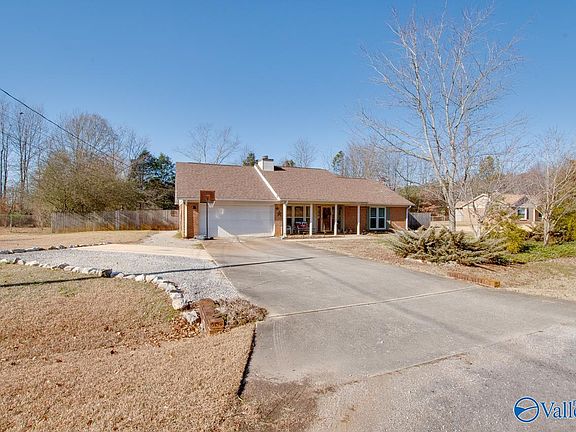 4th image of 302 N Elton Cir