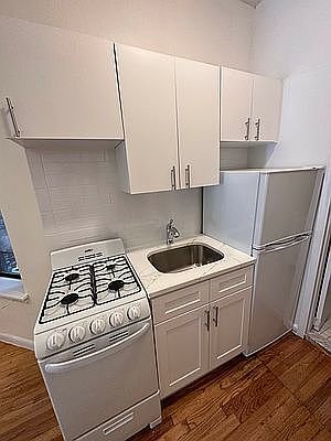 5th image of 436 E 89th St APT 3A