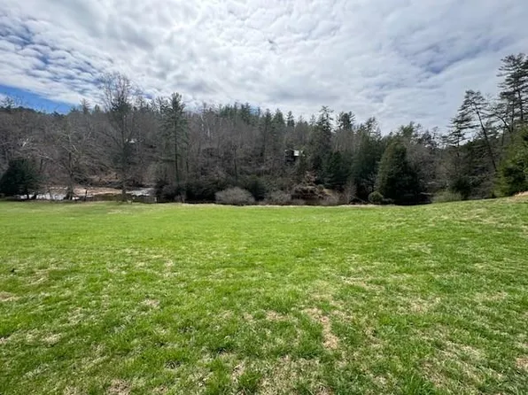 60 Hemlock Dr, Suches, GA 30572