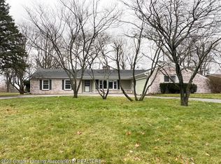6070 N Skyline Dr, East Lansing, MI 48823