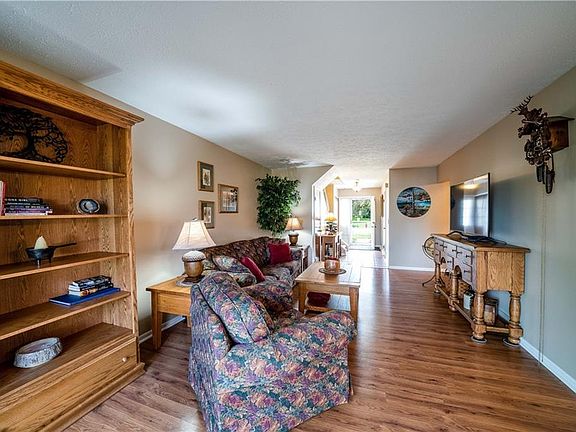 4th image of 1801 Rolling Hills Dr APT E
