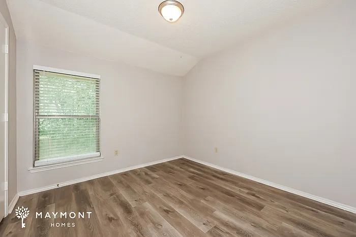722 Nightingale Cir — Photo 12