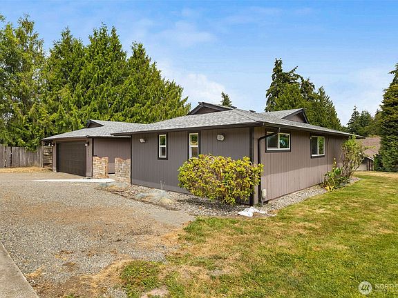 3rd image of 5401 47th Avenue E