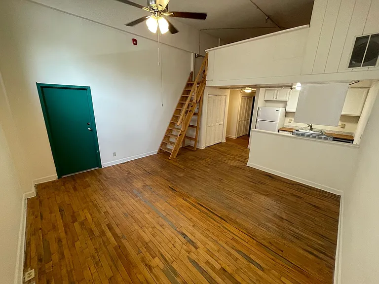 Welcome to 400 East Clayton Street! — Photo 9