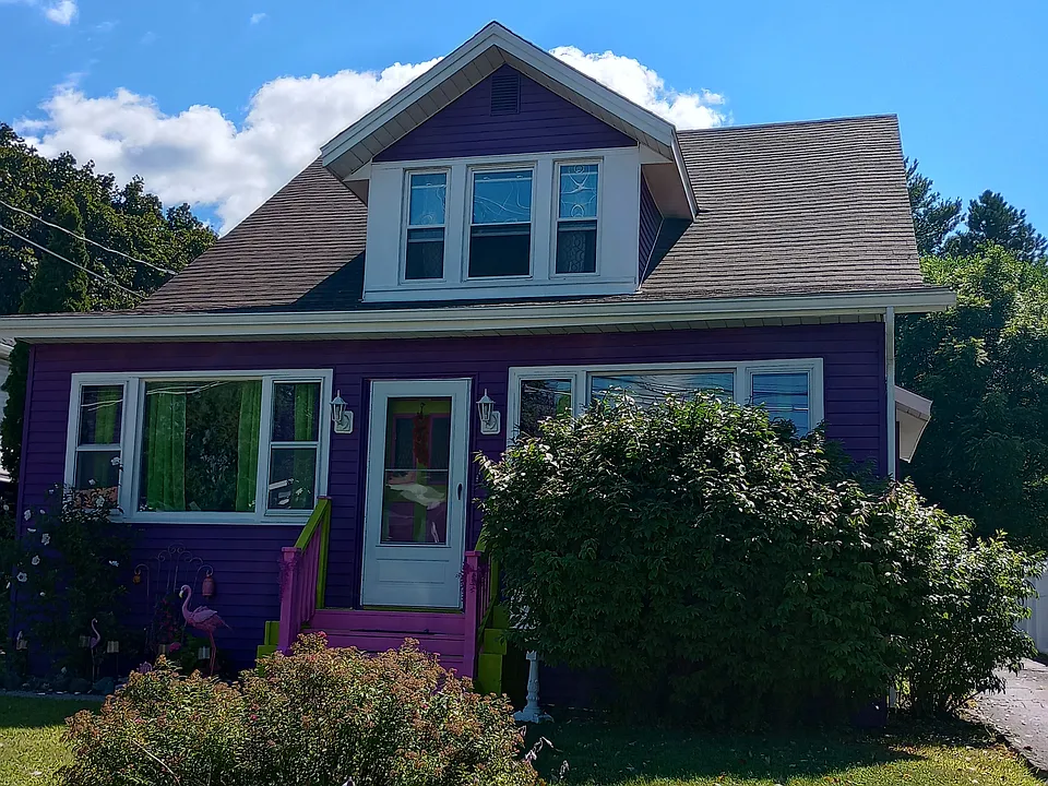 11 Locust Park