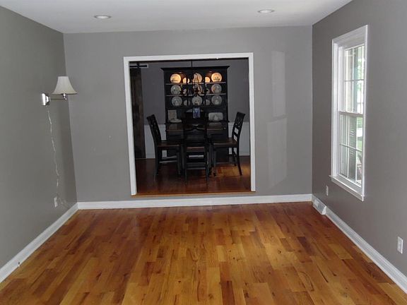 5th image of 201 Juniper Dr