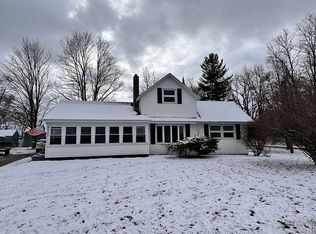 9983 Carlisle Hwy, Nashville, MI 49073