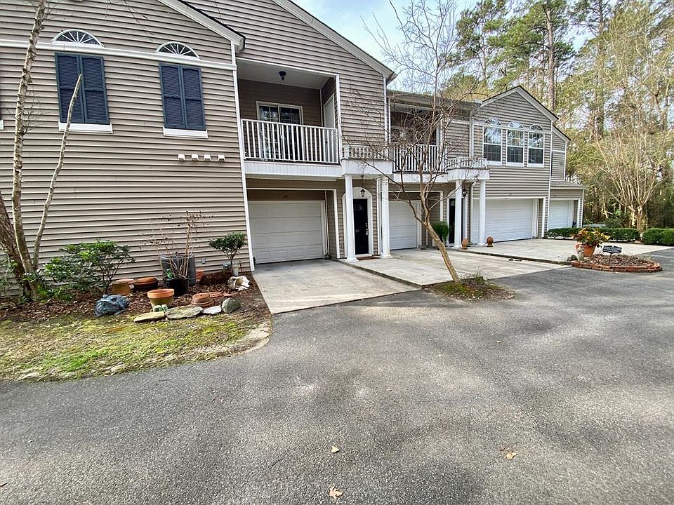 1st image of 2502 Jerry Jones Dr APT 20