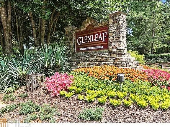 3rd image of 205 Glenleaf Dr