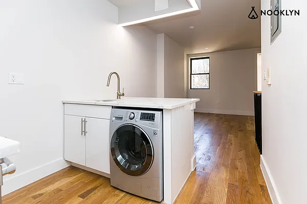 Rented by Nooklyn NYC LLC | media 42