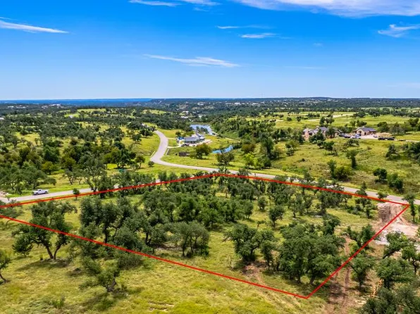 824 Beaumont Dr, Fredericksburg, TX 78624