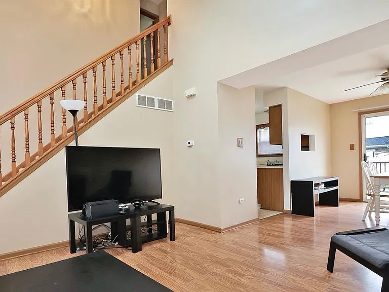 402 S Frontenac St — Photo 4