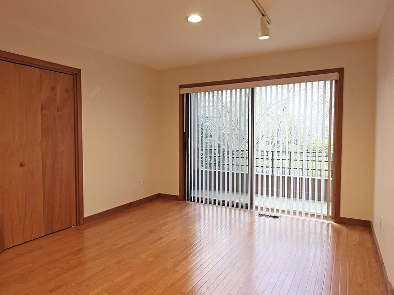 6872 Melrose Dr — Photo 20