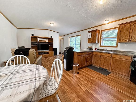 5th image of 108 Brown STREET