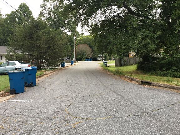 5th image of 19 Forest Hill Ct