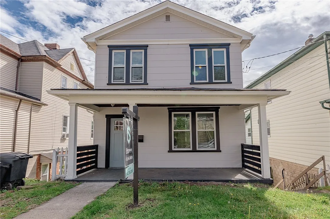 2435 Perry St photo 1