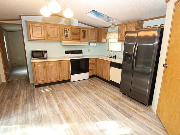 3rd image of 22927 Cypress Dr