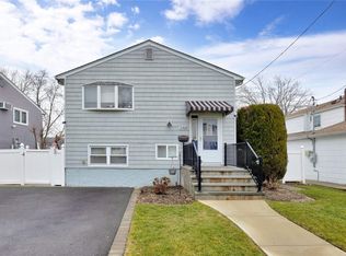 2585 Mariners Ave, Wantagh, NY 11793
