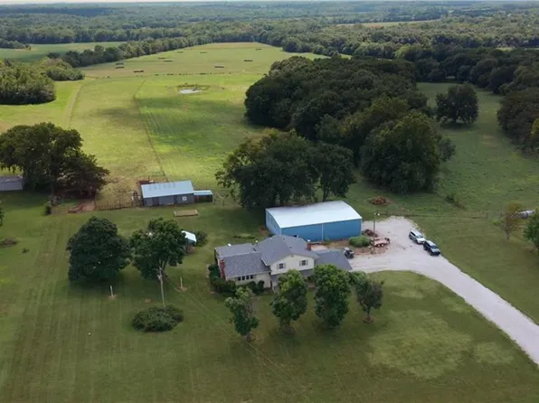 32485 W 399th St, Osawatomie, KS 66064