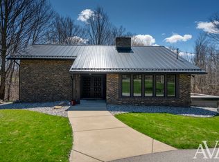3086 Leonard St, Marne, MI 49435