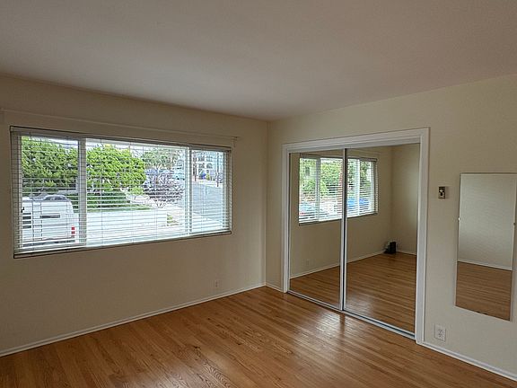 3rd image of 2878 Ivy St