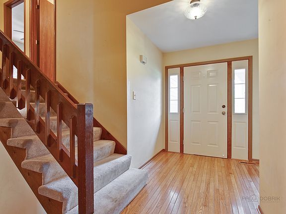 3rd image of 17530 W Huntington Cir