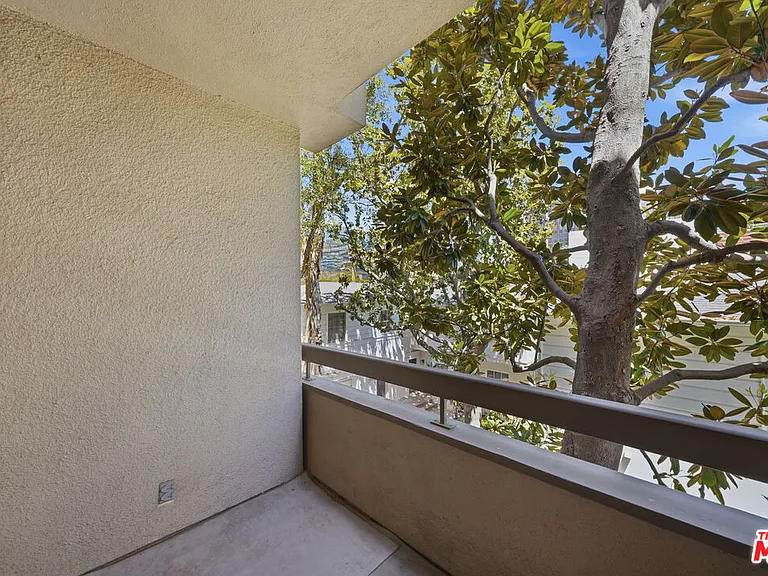 141 S Linden Dr #206 — Photo 61