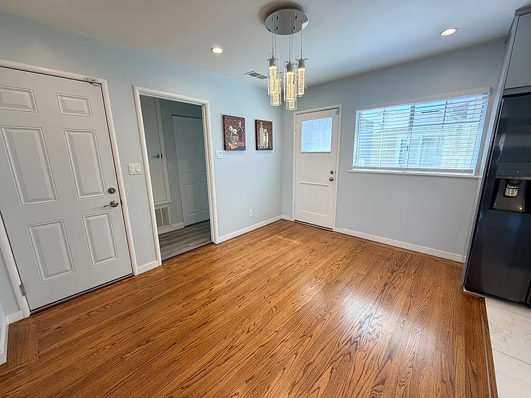 946 Hohener Ave — Photo 6