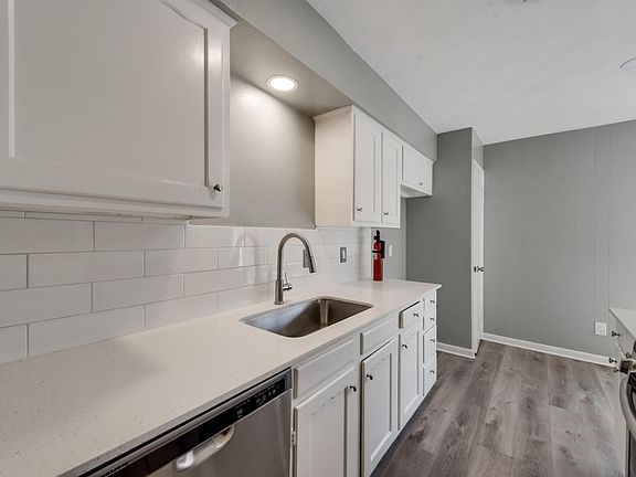 5th image of 2322 English Dr