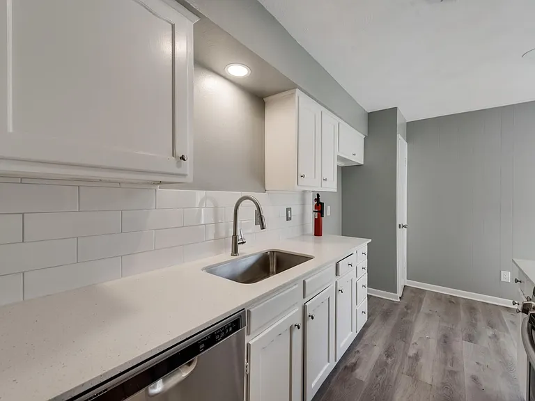 2322 English Dr — Photo 5
