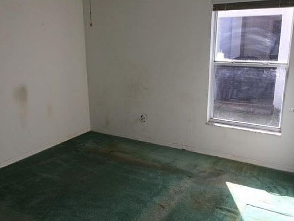 4th image of 2912 Moorcroft Ct