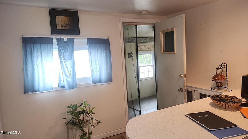5th image of 308 Delaware Avenue