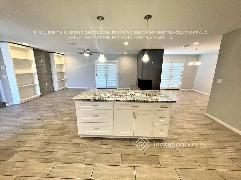 943 E Manhatton Dr — Photo 7