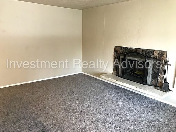 2nd image of 322 E Georgia Cir