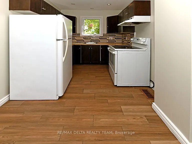 355 Bronson Ave — Photo 15