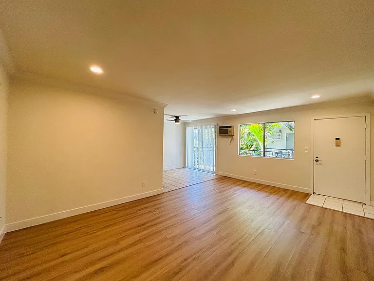 12720 Caswell Ave — Photo 6