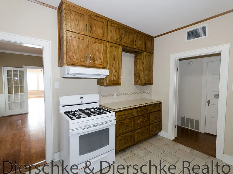 1007 Austin St — Photo 8
