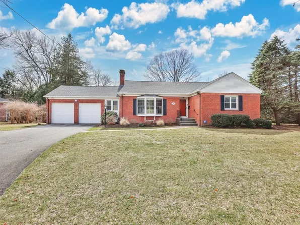 207 Williams St, Longmeadow, MA 01106