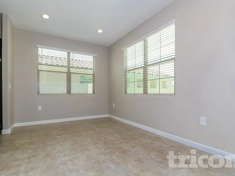 30361 W Crittenden Ln — Photo 4